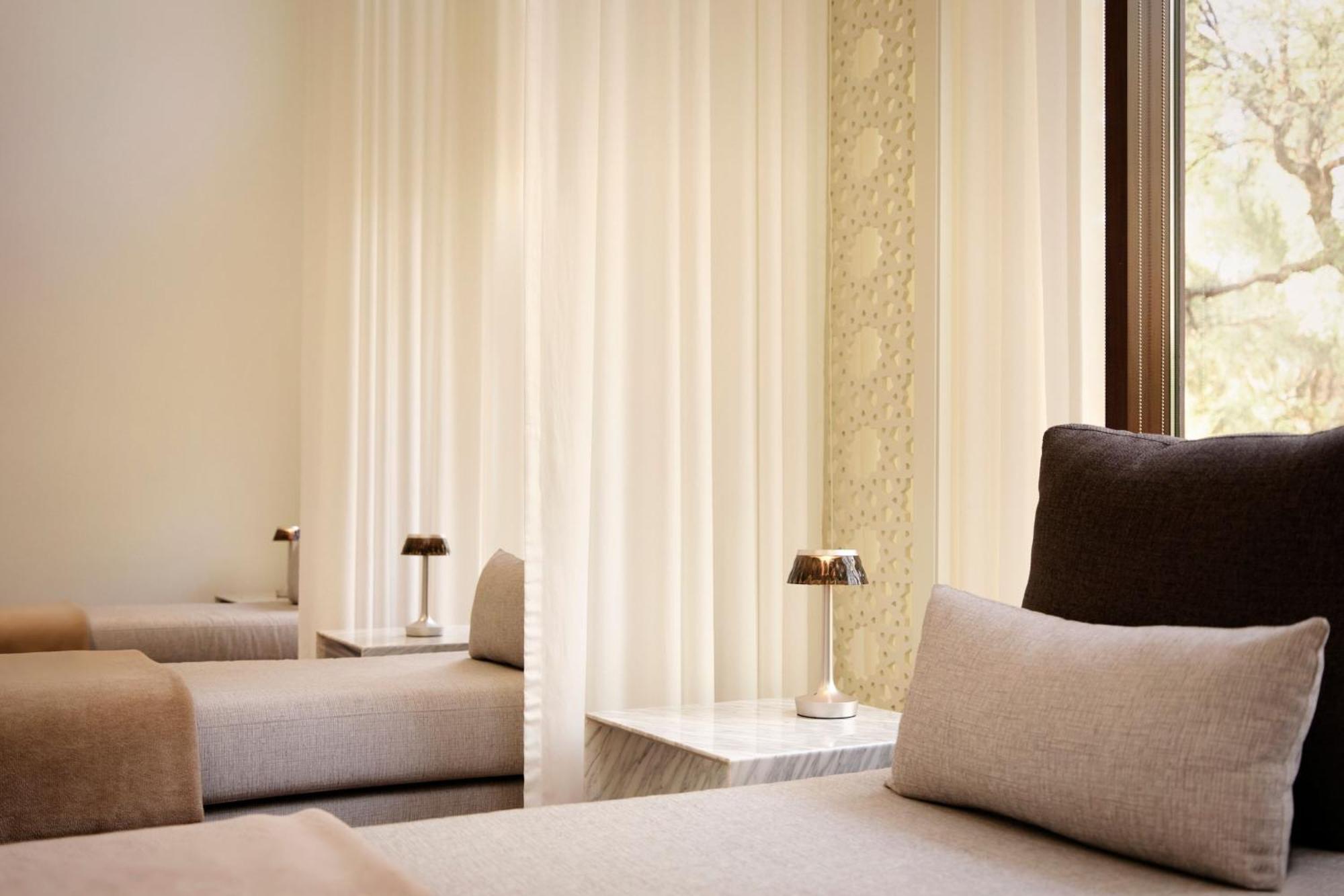The Ritz-Carlton Ras Al Khaimah, Al Wadi Desert Bagian luar foto A room at the spa