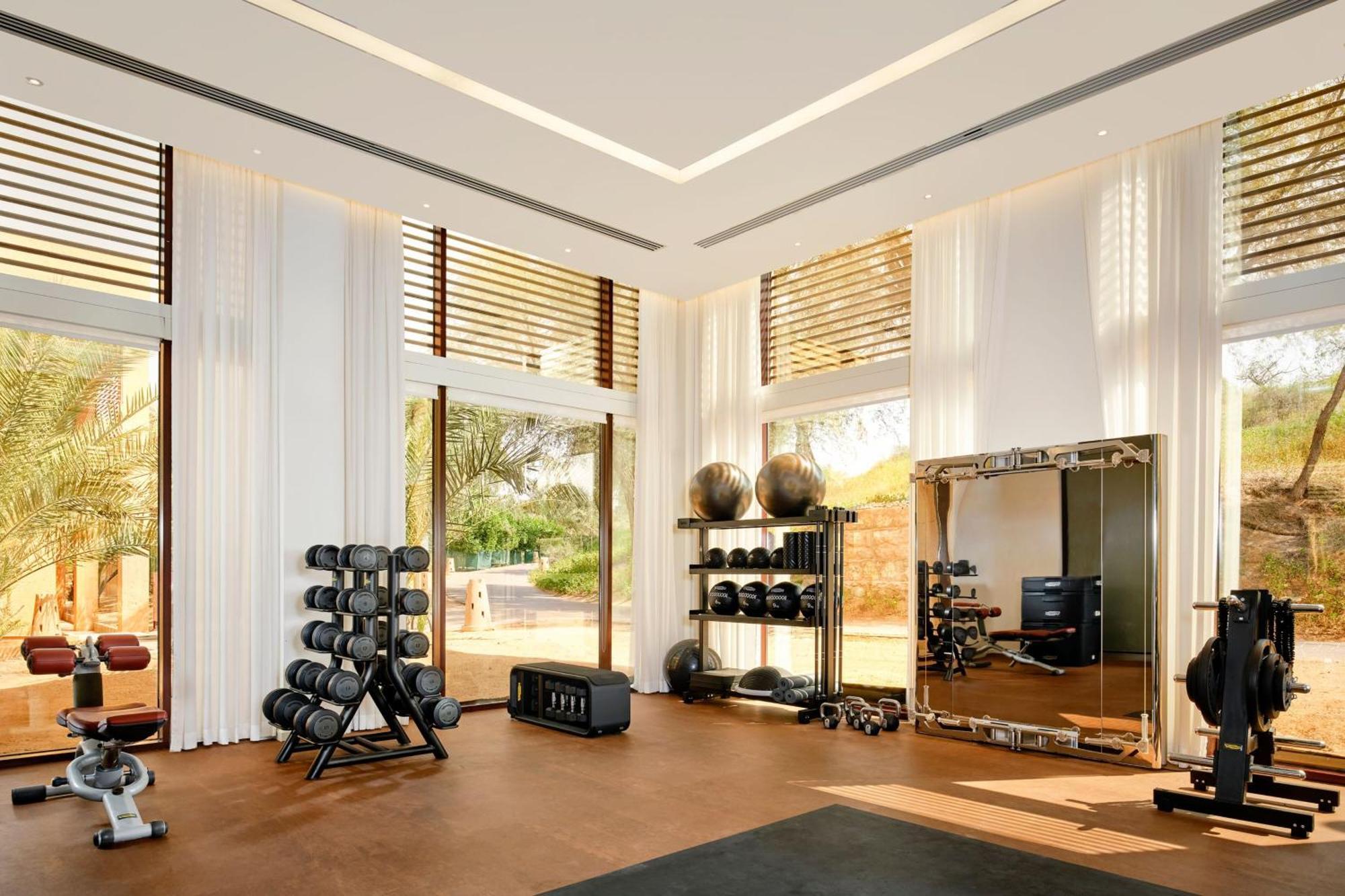 The Ritz-Carlton Ras Al Khaimah, Al Wadi Desert Bagian luar foto The gym at The Dorchester